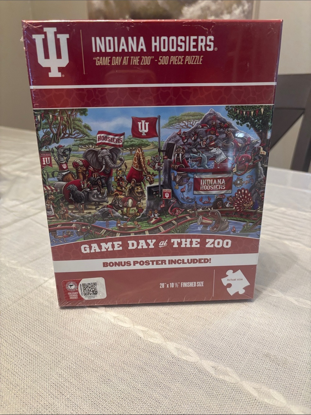 'Game Day at the Zoo' 500-Piece Puzzle - Cardinal Red